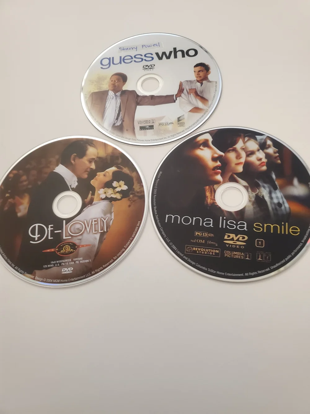 Discgear DVD/CD/Game Clamshell Case Black Includes 20 DVDs See In Photos